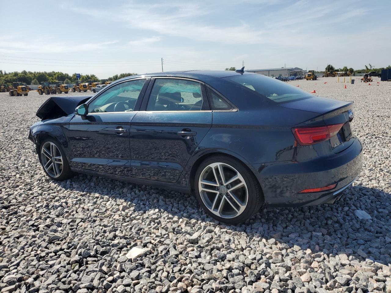 2018 Audi A3 Premium - Фото 2
