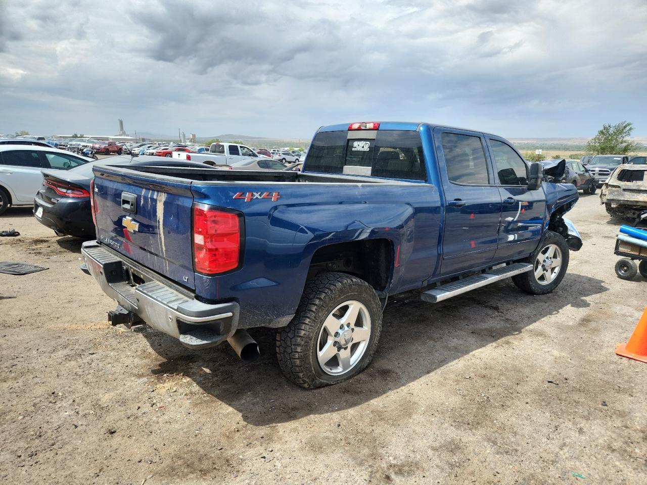 2018 Chevrolet Silverado K2500 Heavy Duty Lt - Image 3