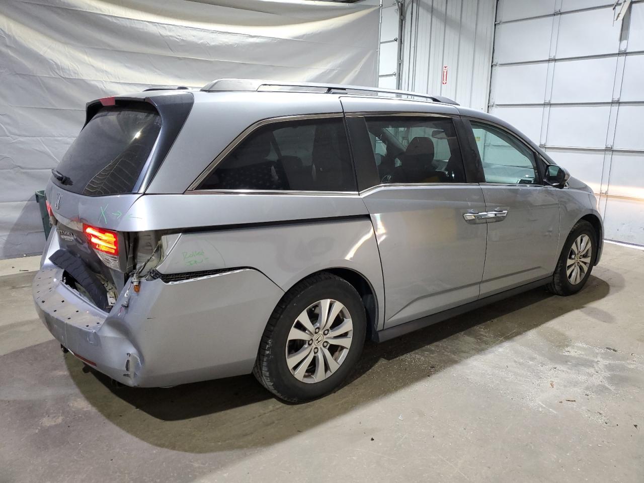 2016 Honda Odyssey Ex - Image 3