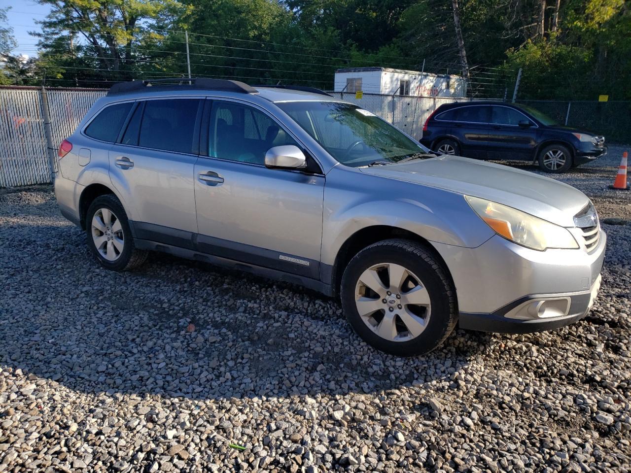 2012 Subaru Outback 2.5I Limited - Image 4