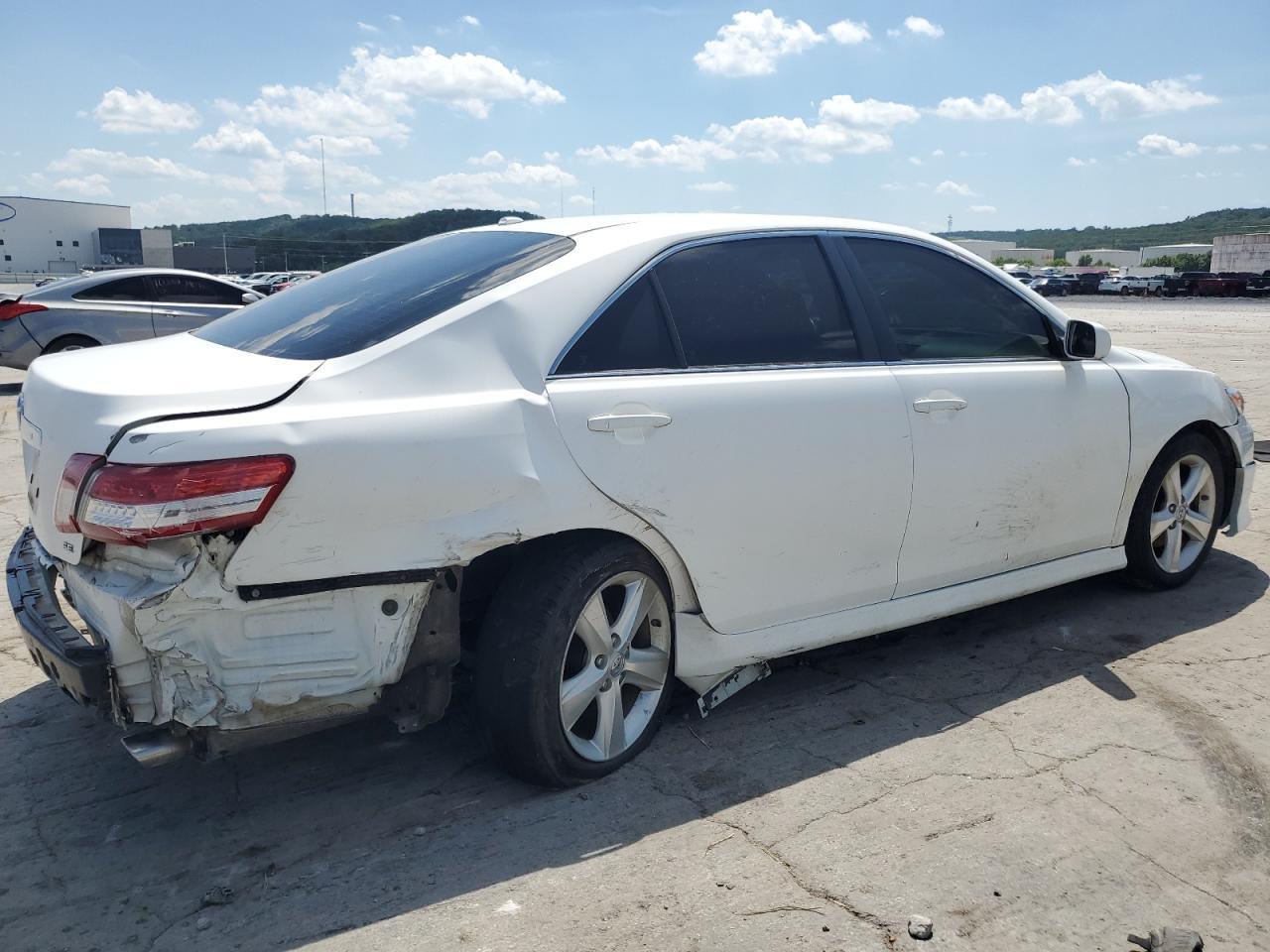 2010 Toyota Camry Se - Фото 3