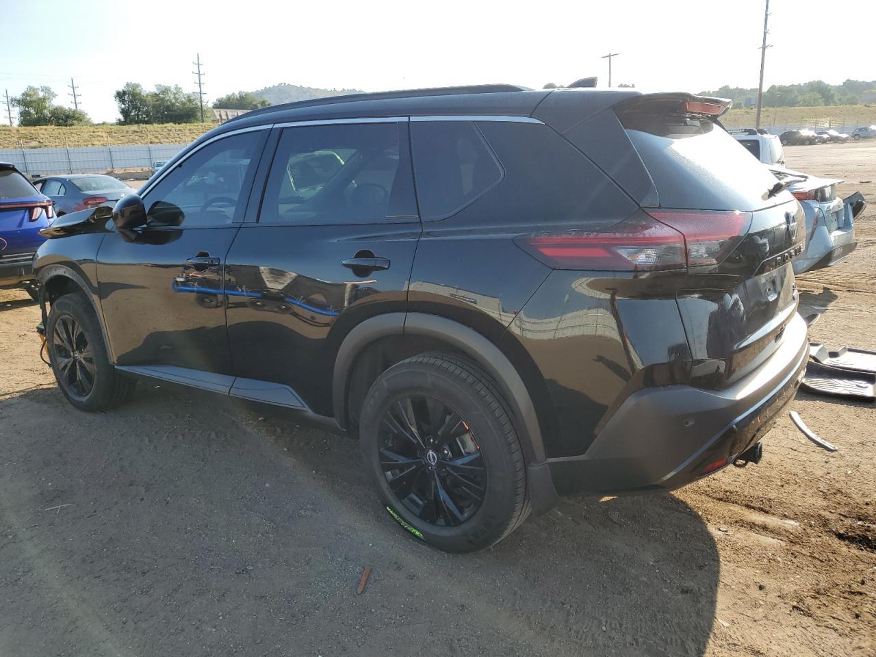 2023 Nissan Rogue Sv - Image 2