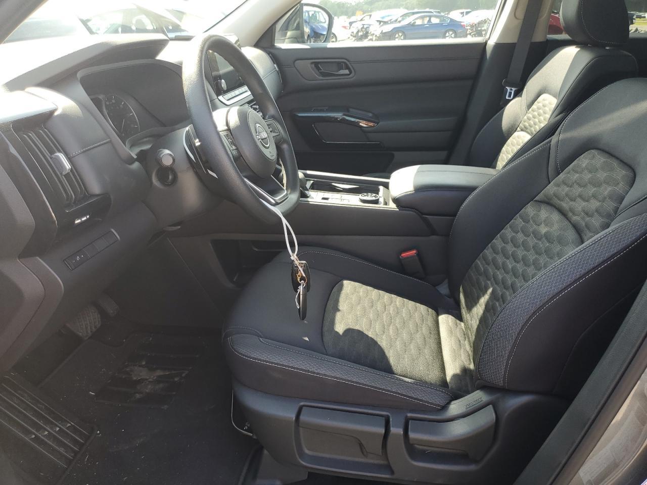 2024 Nissan Pathfinder S - Image 7