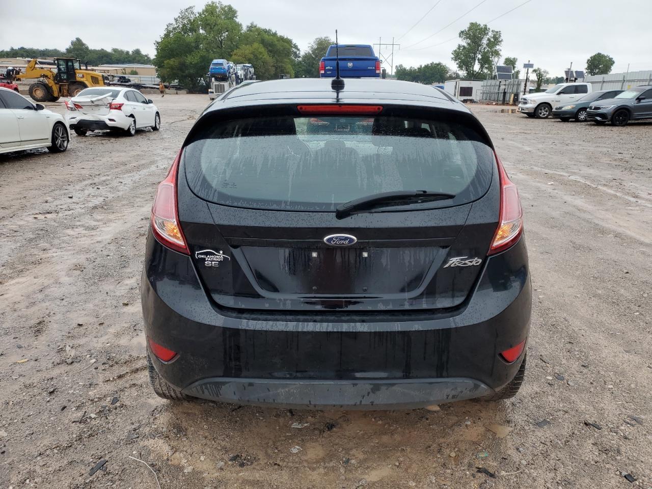 2016 Ford Fiesta Se - Фото 6