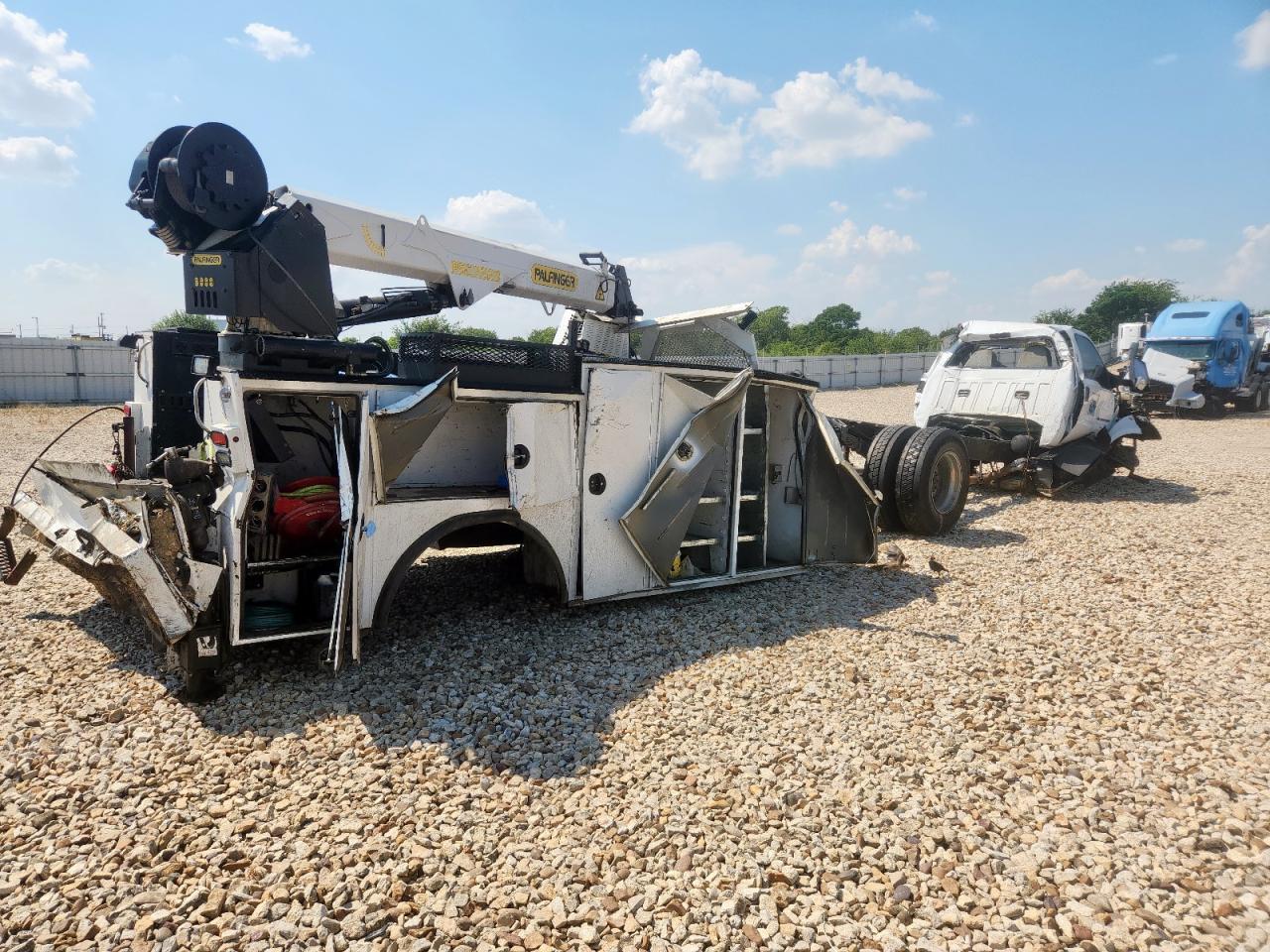 2019 Ford F750 Super Duty - Image 3