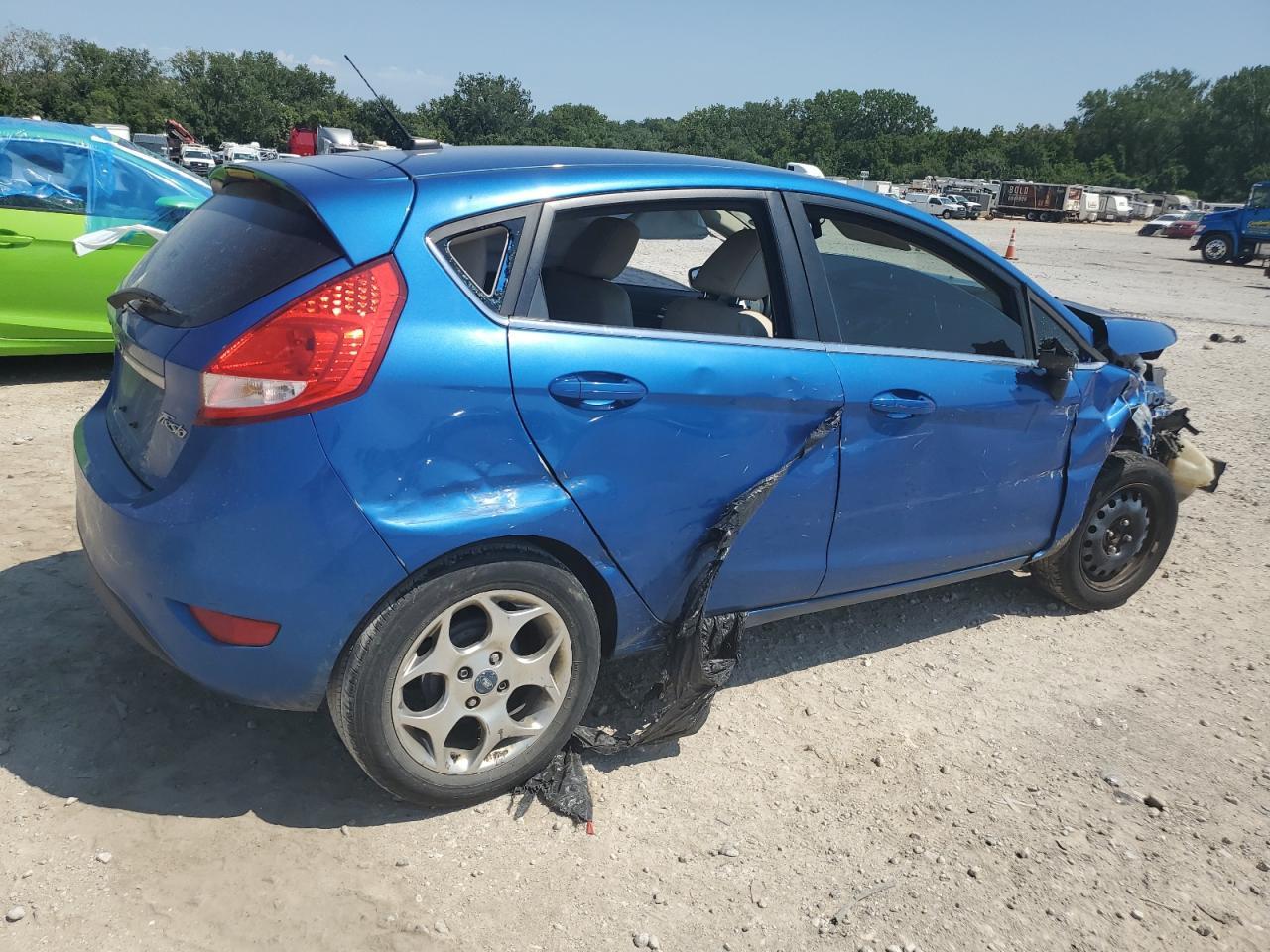 2011 Ford Fiesta Ses - Фото 3