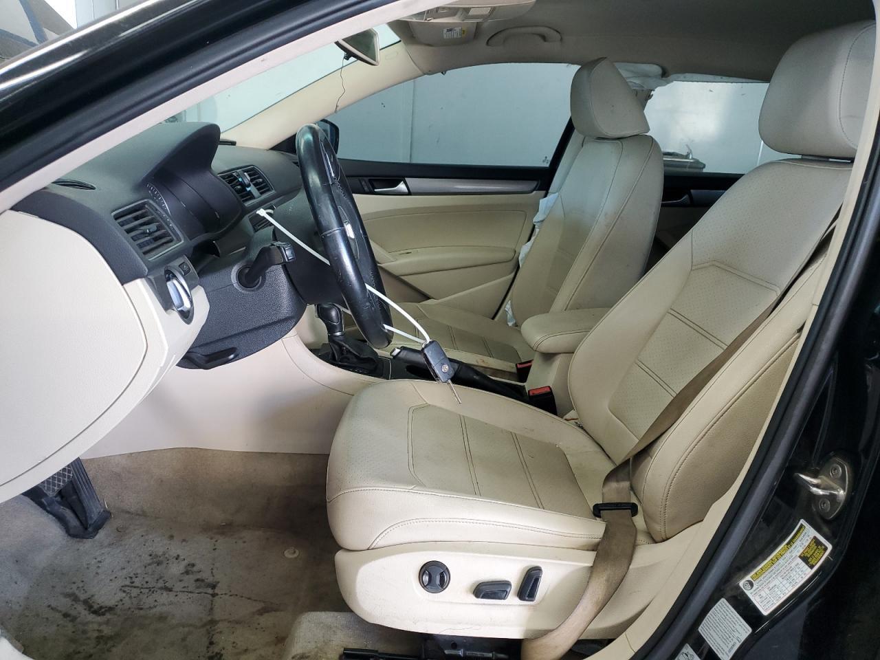 2015 Volkswagen Passat S - Фото 7