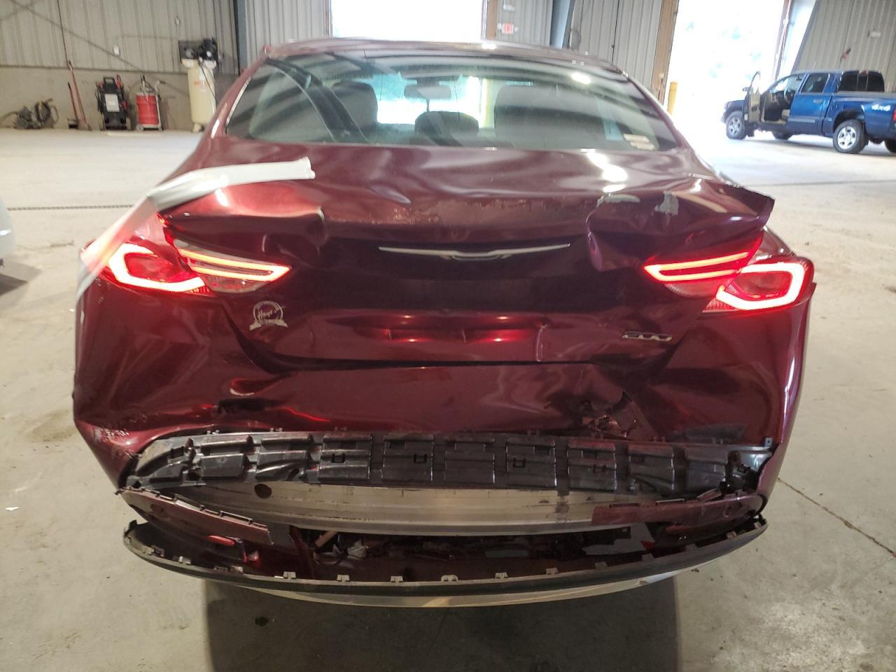 2015 Chrysler 200 Limited - Image 6