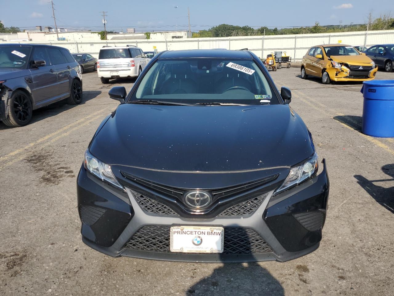 2020 Toyota Camry Se - Фото 5