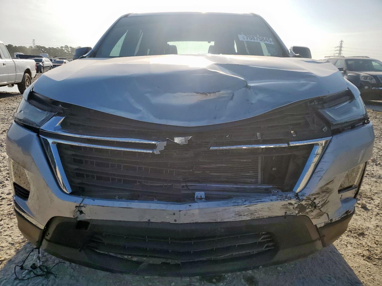 2022 Chevrolet Traverse Ls - Фото 5