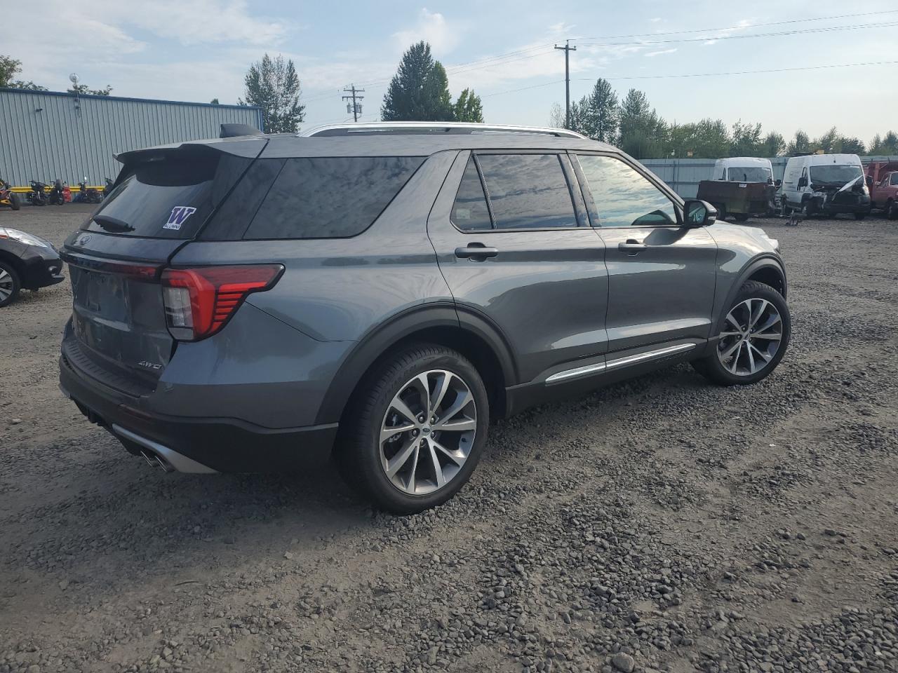2025 Ford Explorer Platinum - Image 3