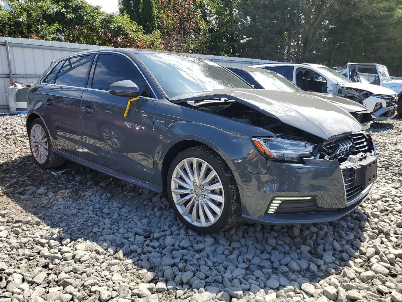 2017 Audi A3 E-Tron Premium Plus - Image 4