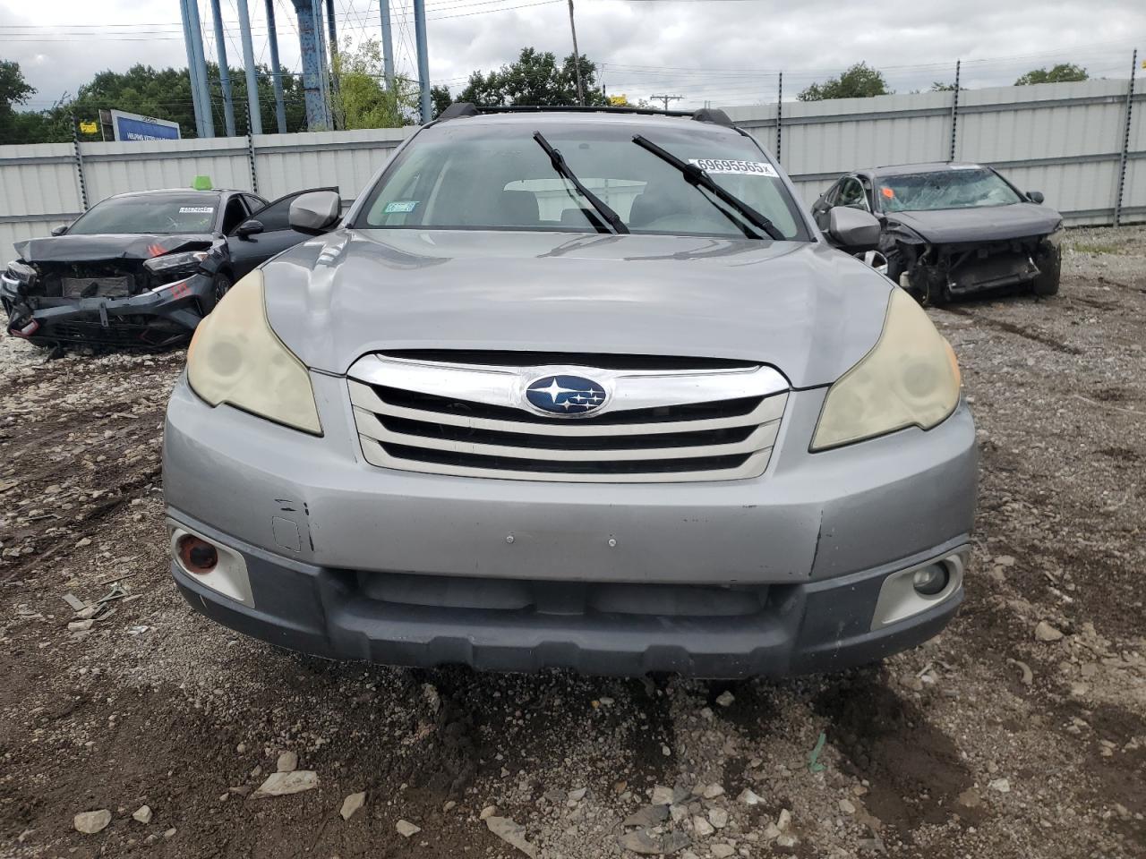 2010 Subaru Outback 2.5I Premium - Image 5