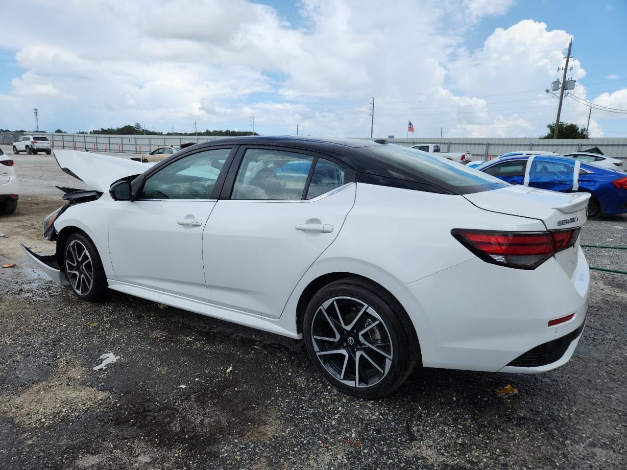 2025 Nissan Sentra Sr - Image 2