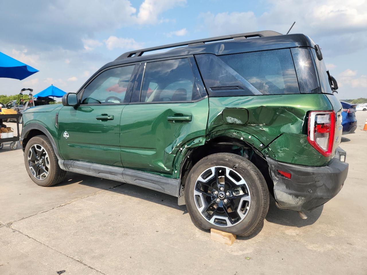 2024 Ford Bronco Sport Outer Banks - Image 2