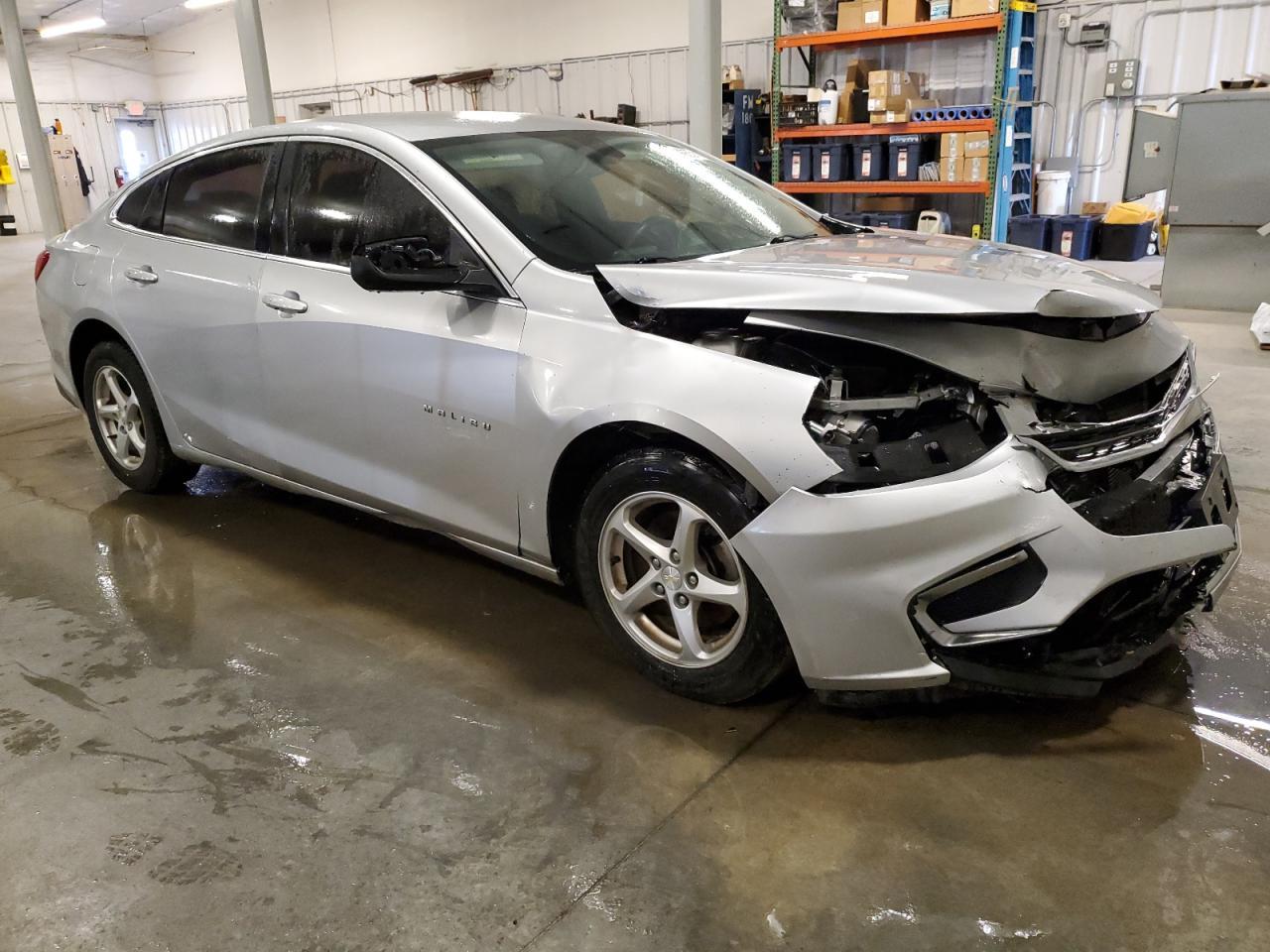 2017 Chevrolet Malibu Ls - Фото 4