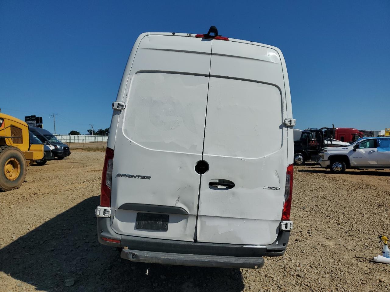 2020 Mercedes Benz Sprinter 2 - Trucks Delivery Van - Фото 6