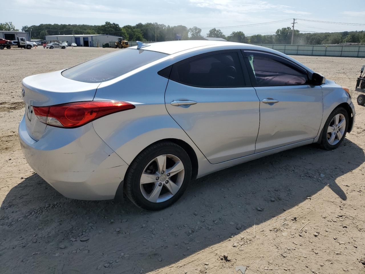 2013 Hyundai Elantra Gls Gls - Image 3