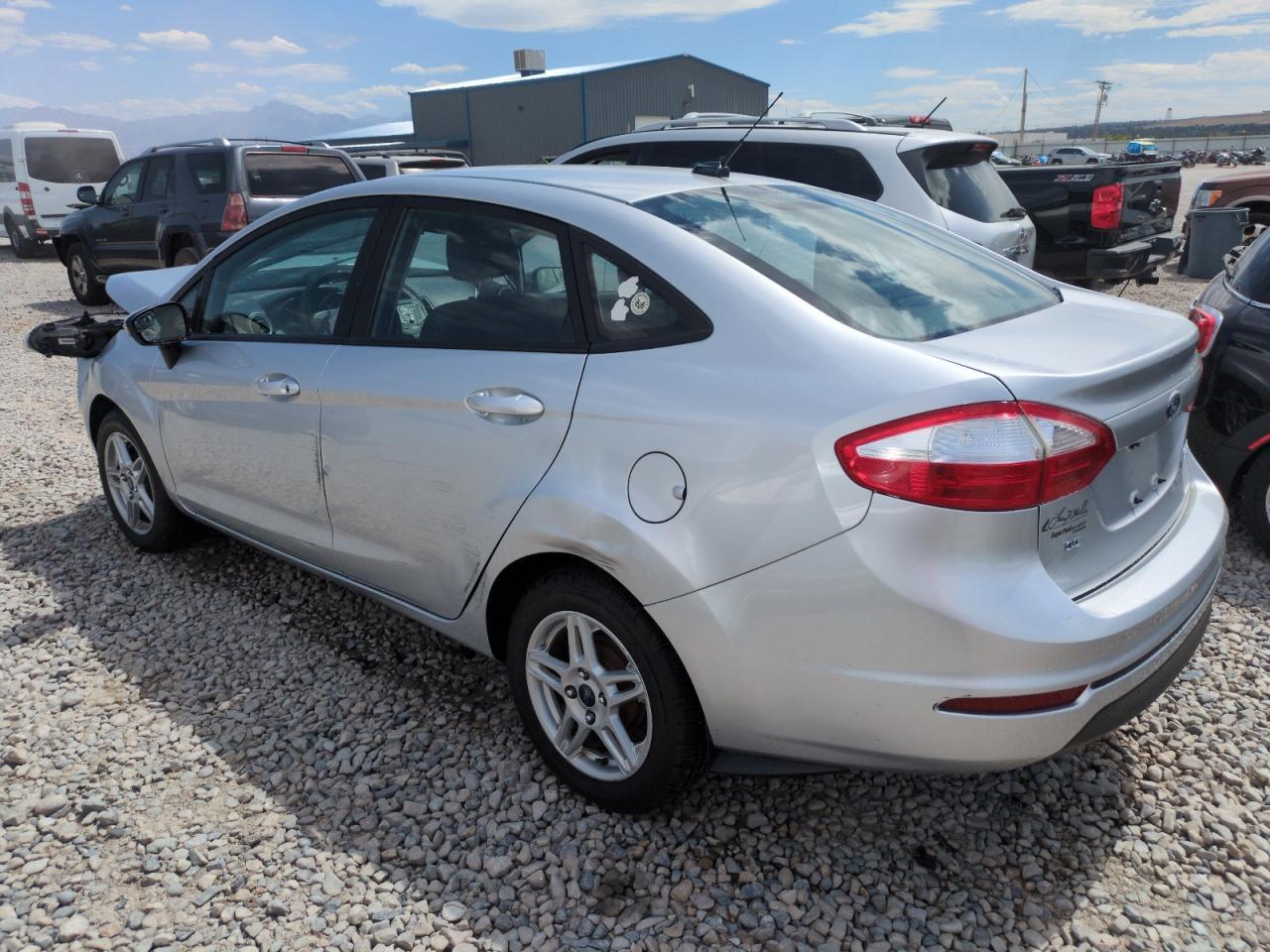 2017 Ford Fiesta Se - Image 2