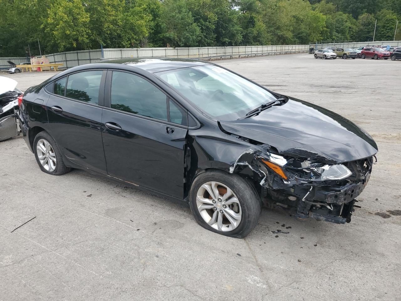 2019 Chevrolet Cruze Ls - Фото 4