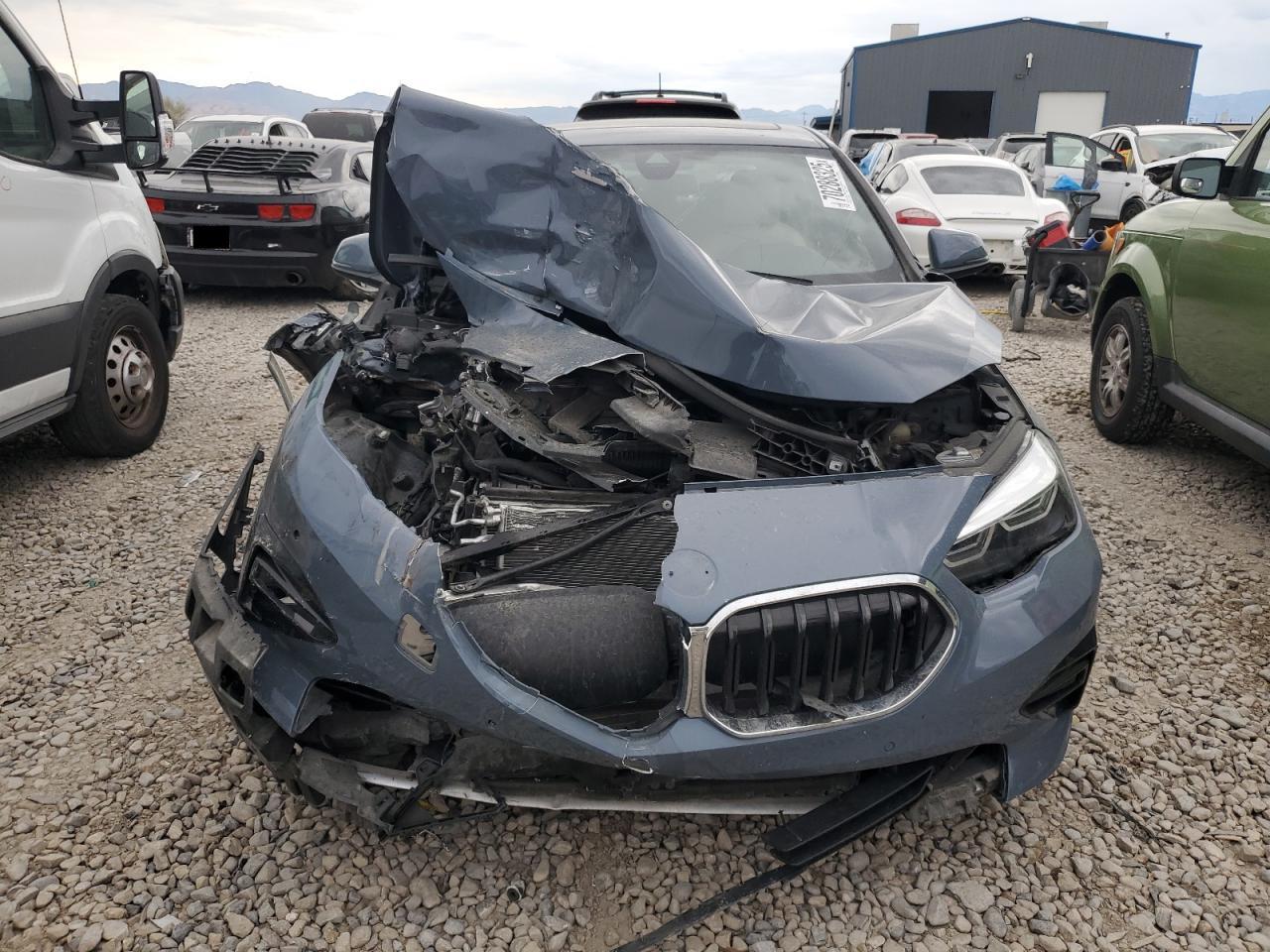 2022 BMW 228Xi - Фото 5