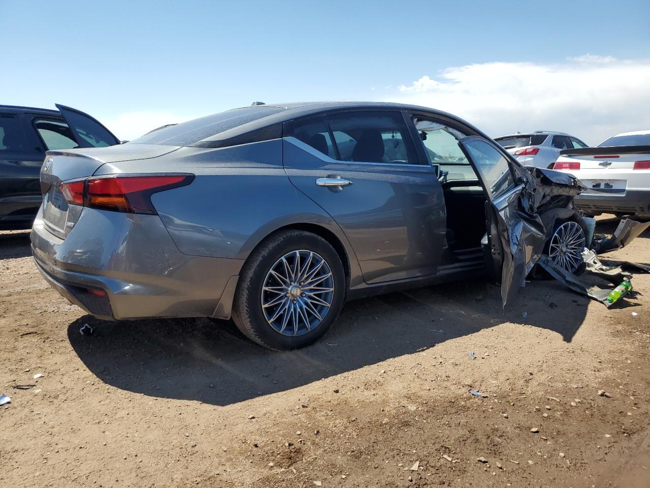 2019 Nissan Altima S - Фото 3