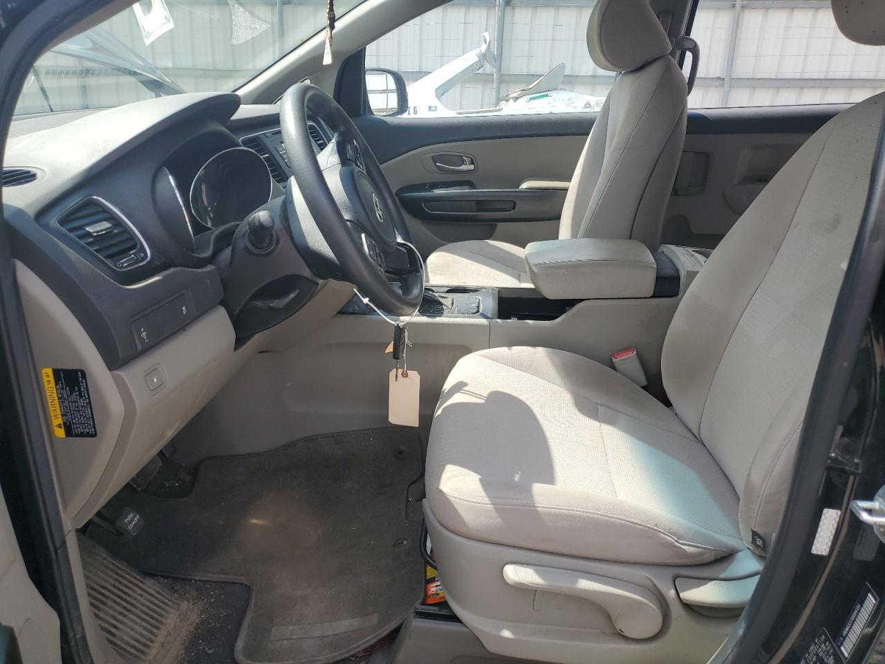 2016 Kia Sedona L - Image 7