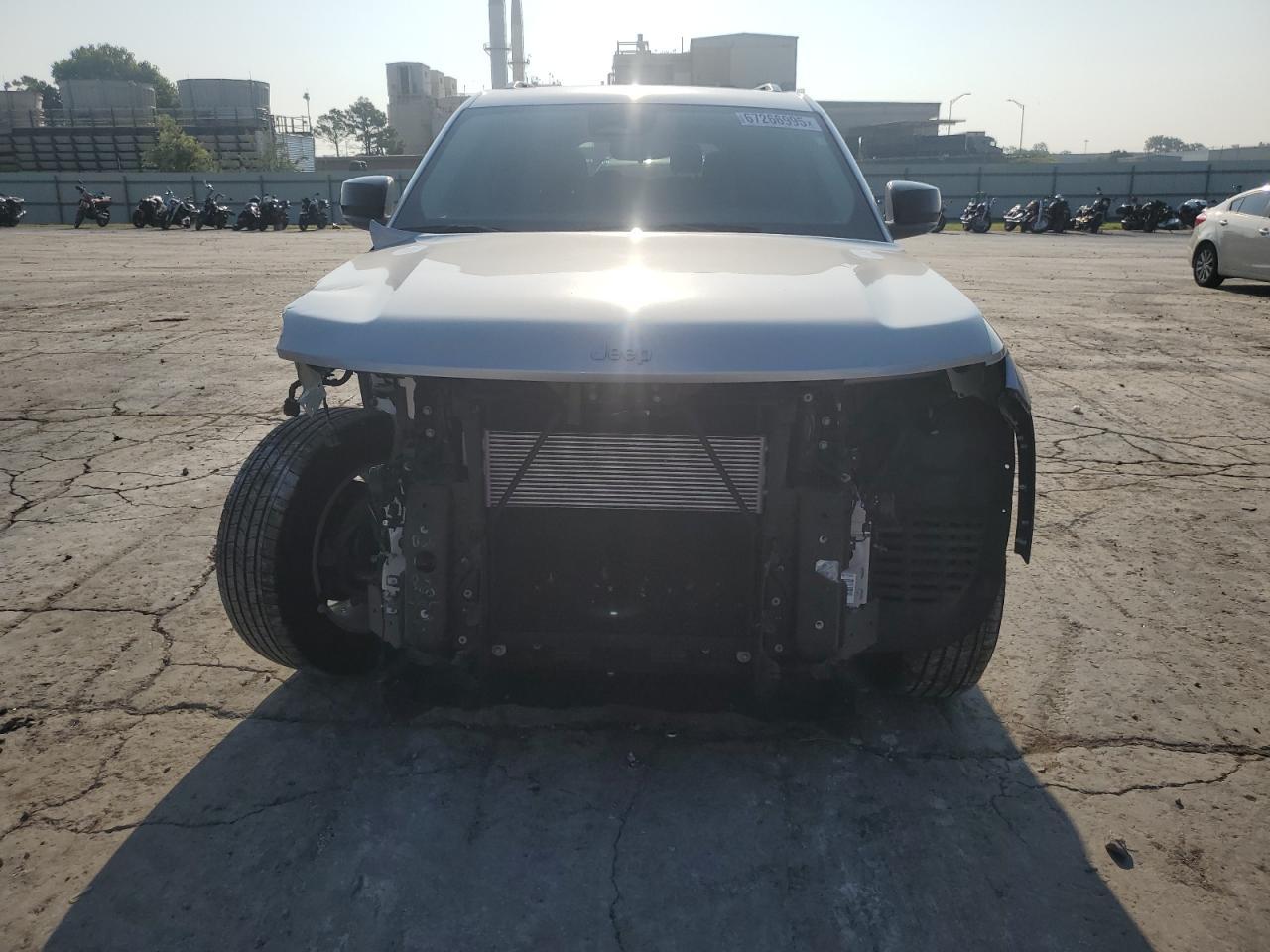 2023 Jeep Grand Cherokee L Laredo - Фото 5