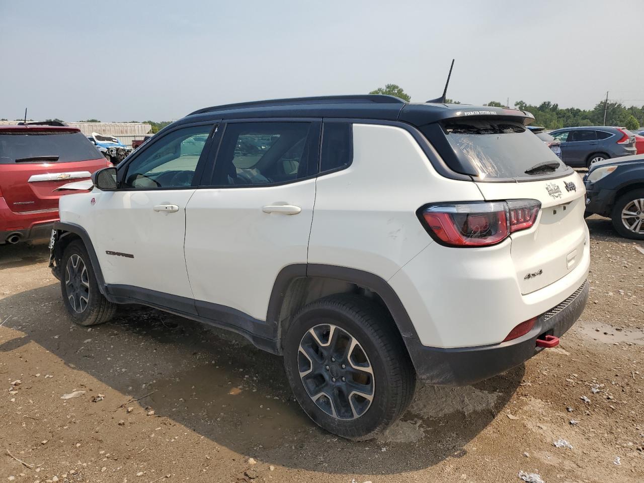 2020 Jeep Compass Trailhawk - Image 2