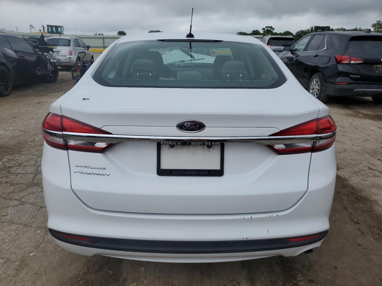 2017 Ford Fusion S - Фото 6