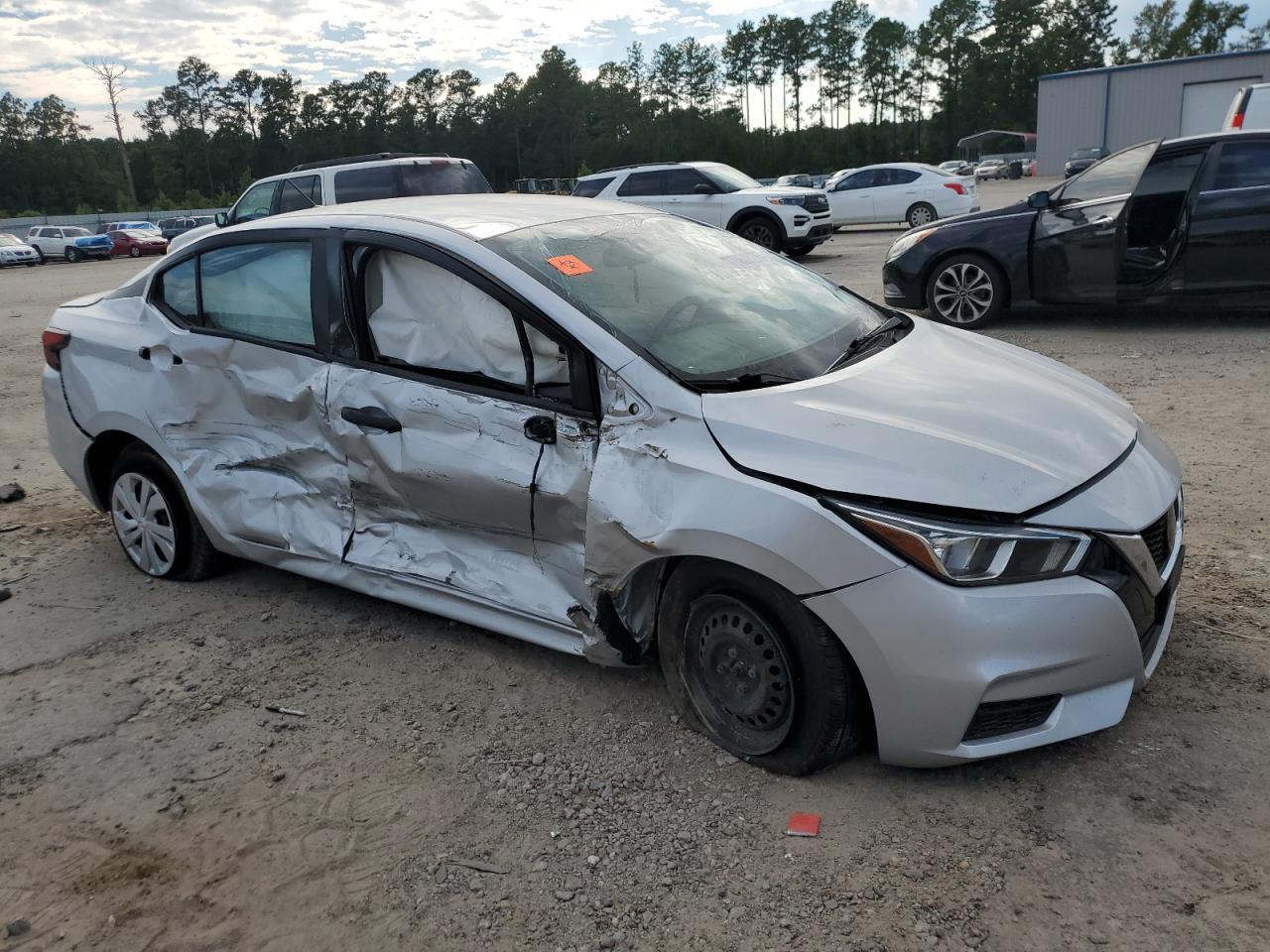 2020 Nissan Versa S - Image 4