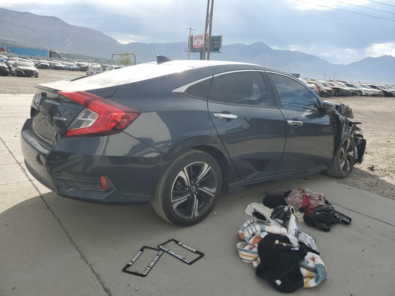 2016 Honda Civic Touring - Фото 3