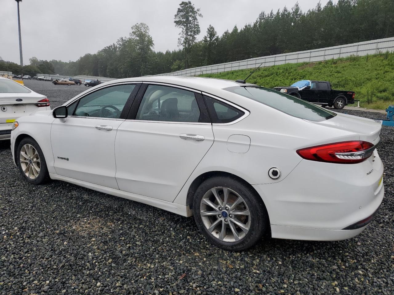 2017 Ford Fusion Se Hybrid - Image 2