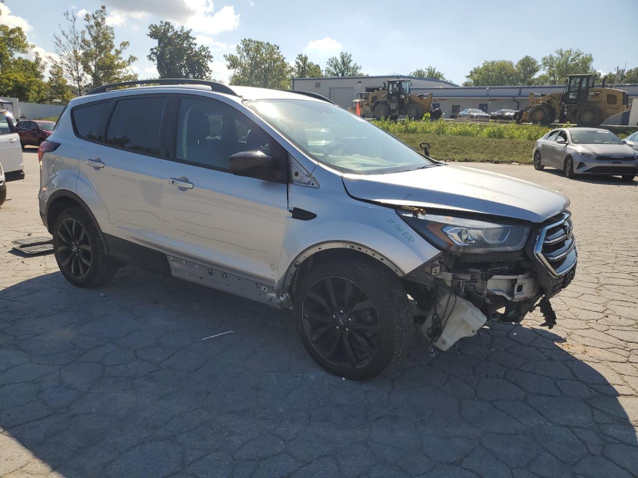 2019 Ford Escape Se - Фото 4
