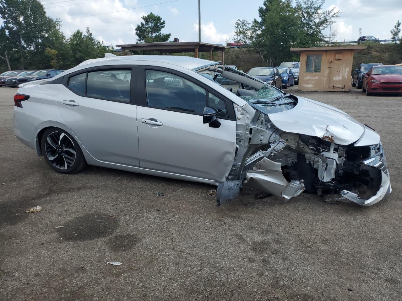 2025 Nissan Versa Sr - Фото 4