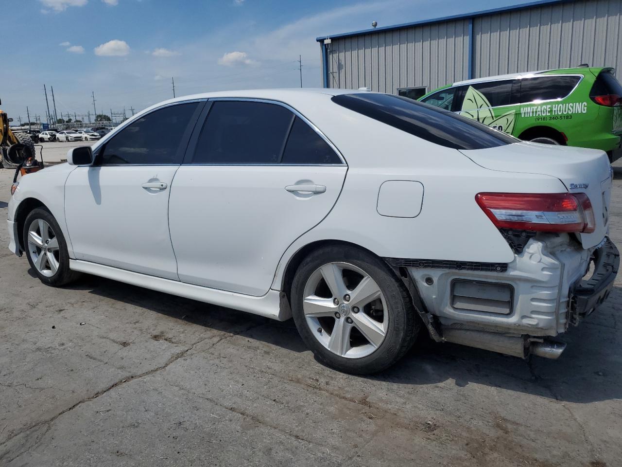 2010 Toyota Camry Se - Фото 2