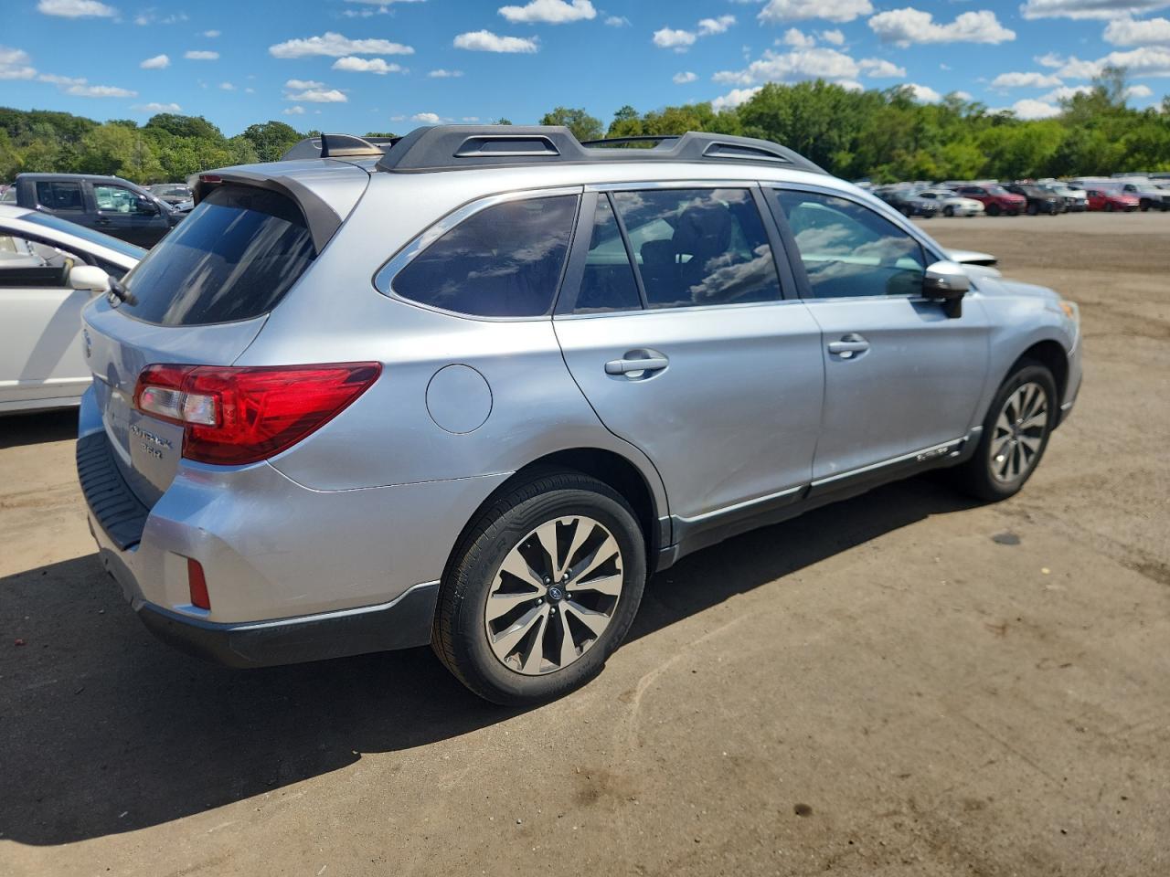 2017 Subaru Outback 3.6R Limited - Фото 3