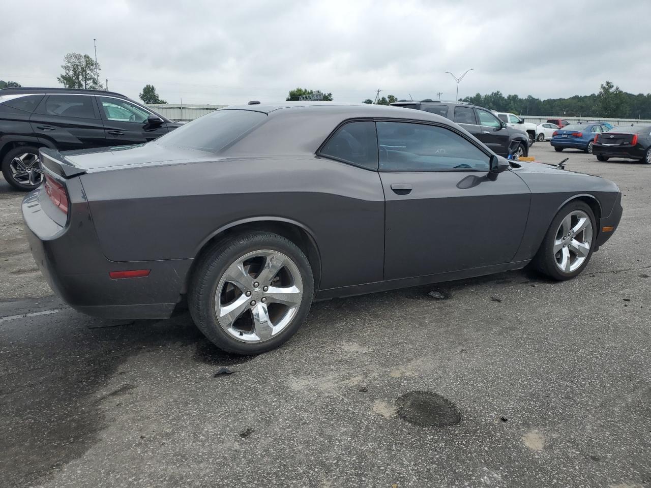 2014 Dodge Challenger Sxt - Image 3