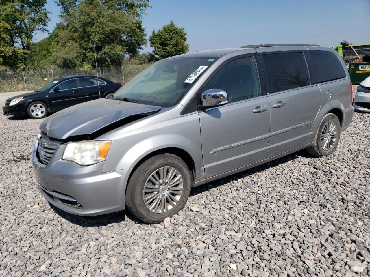 2014 Chrysler Town & Country Touring L