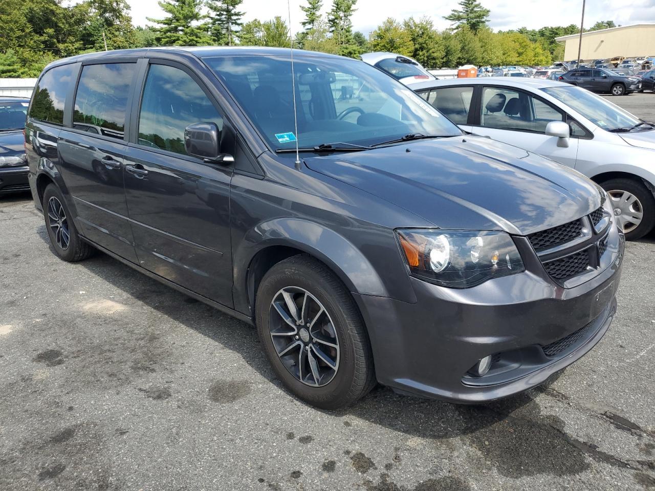 2016 Dodge Grand Caravan R/T - Image 4