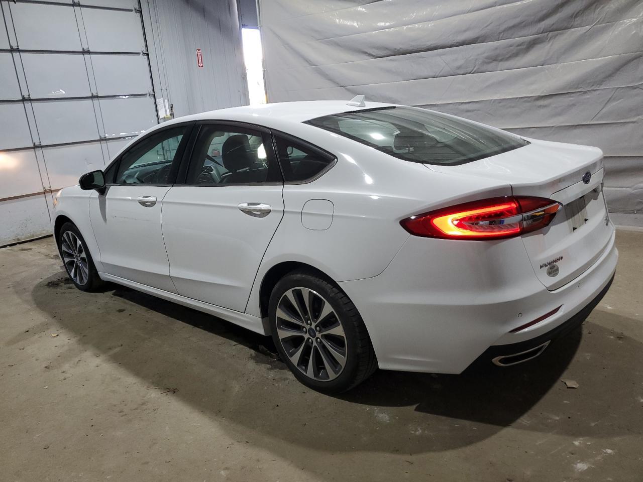 2019 Ford Fusion Se - Image 2