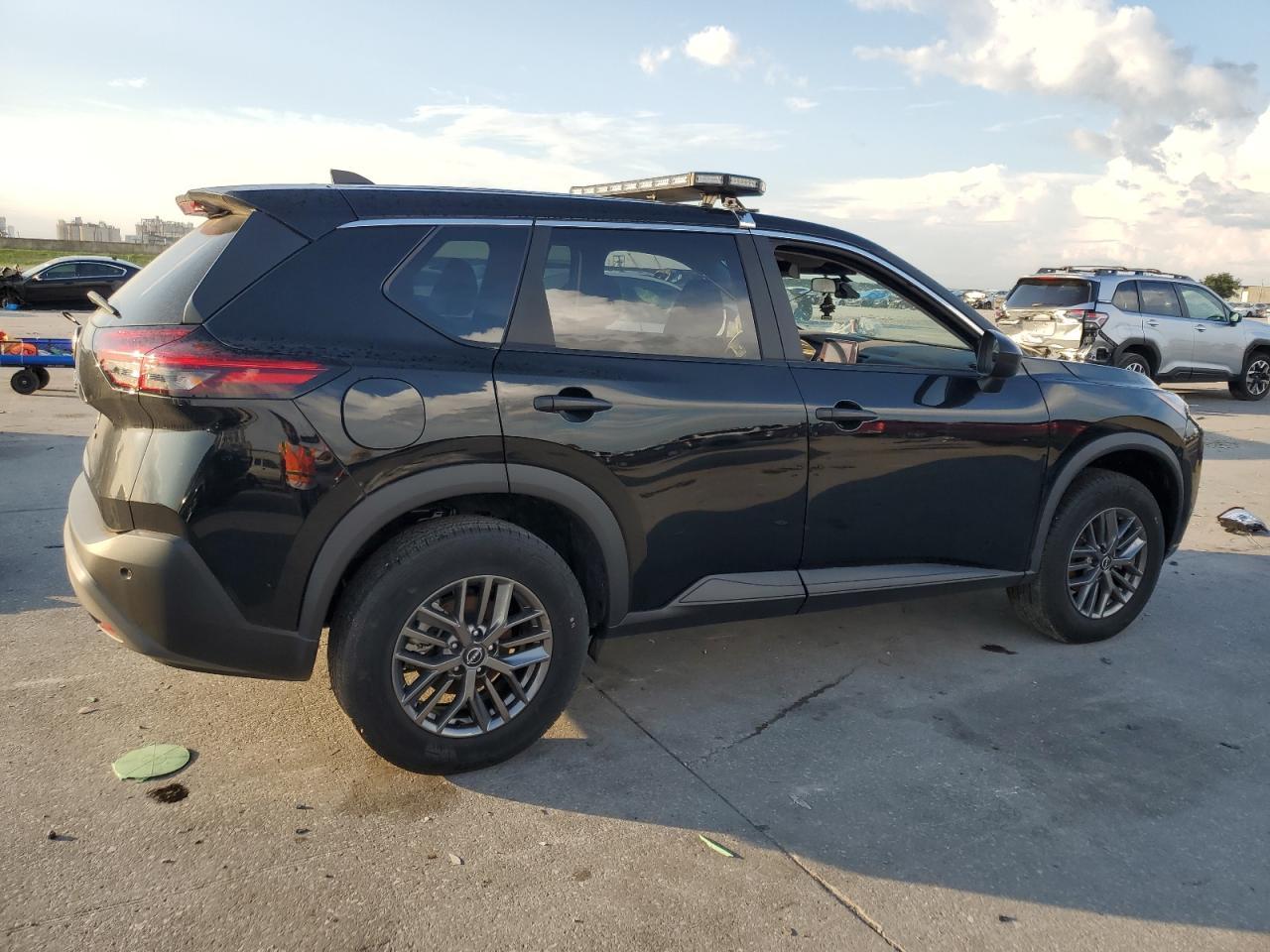 2023 Nissan Rogue S - Фото 3