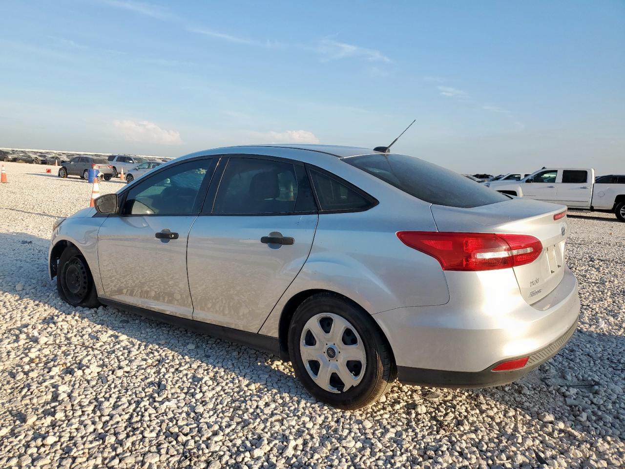 2018 Ford Focus S - Фото 2