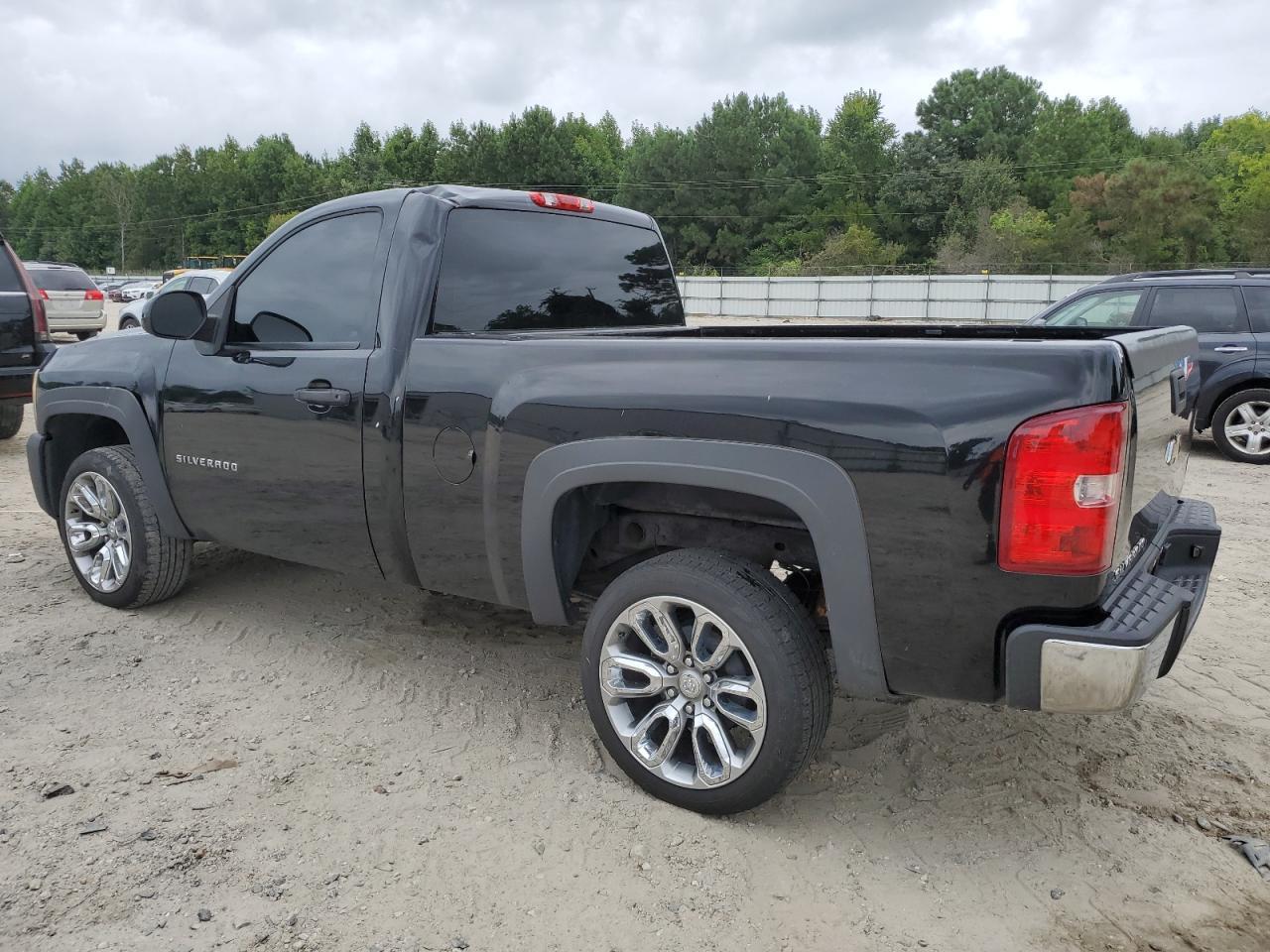 2010 Chevrolet Silverado C1500 - Фото 2