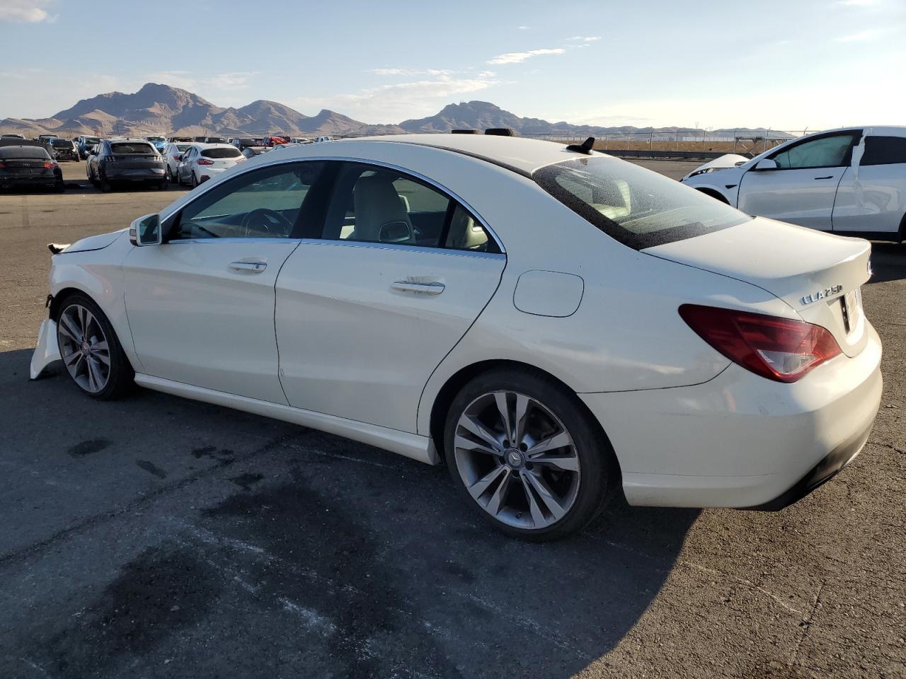 2017 Mercedes-Benz Cla 250 - Фото 2