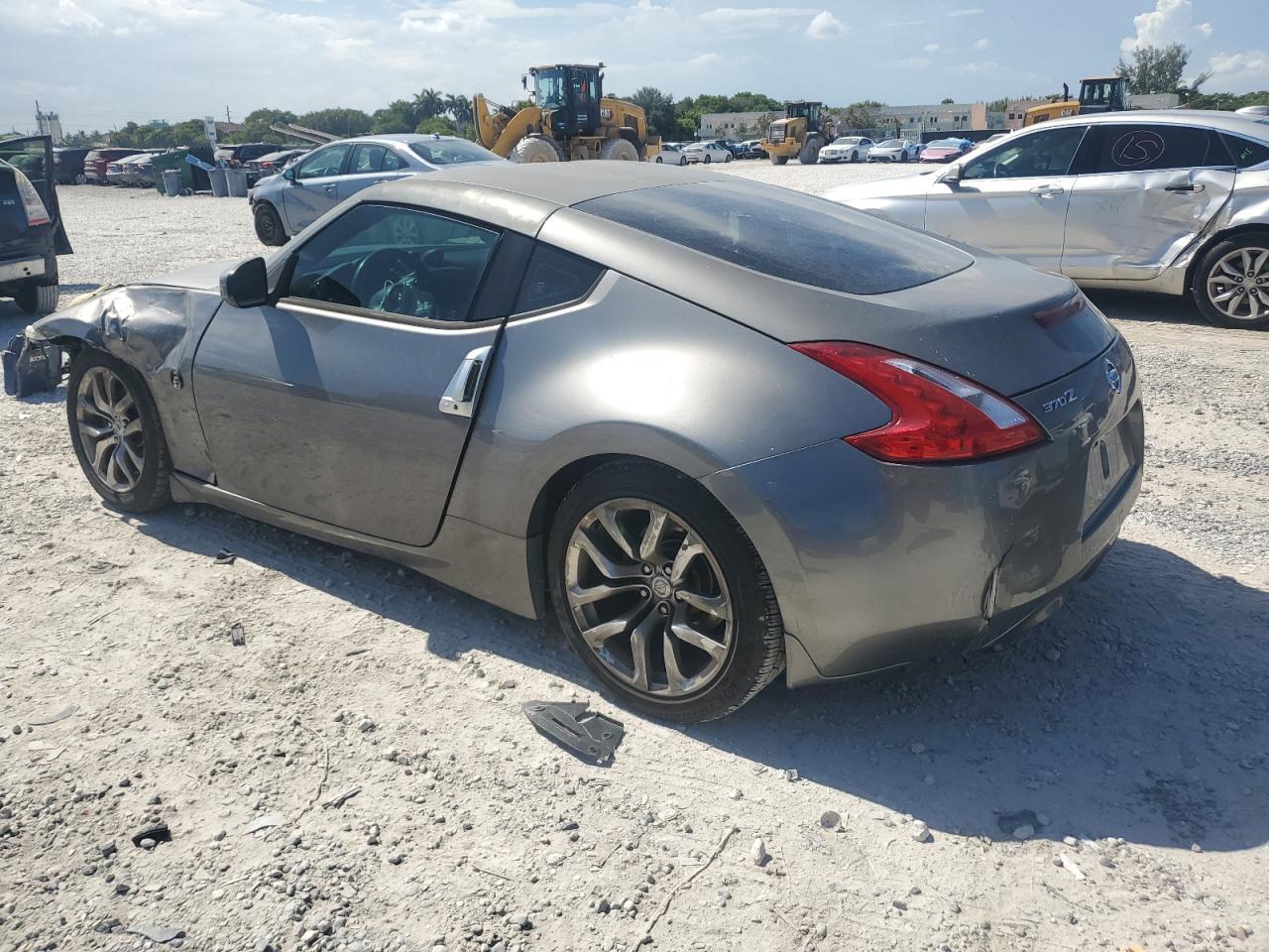 2014 Nissan 370Z Base - Фото 2