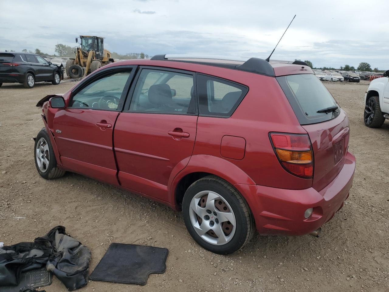 2005 Pontiac Vibe - Image 2
