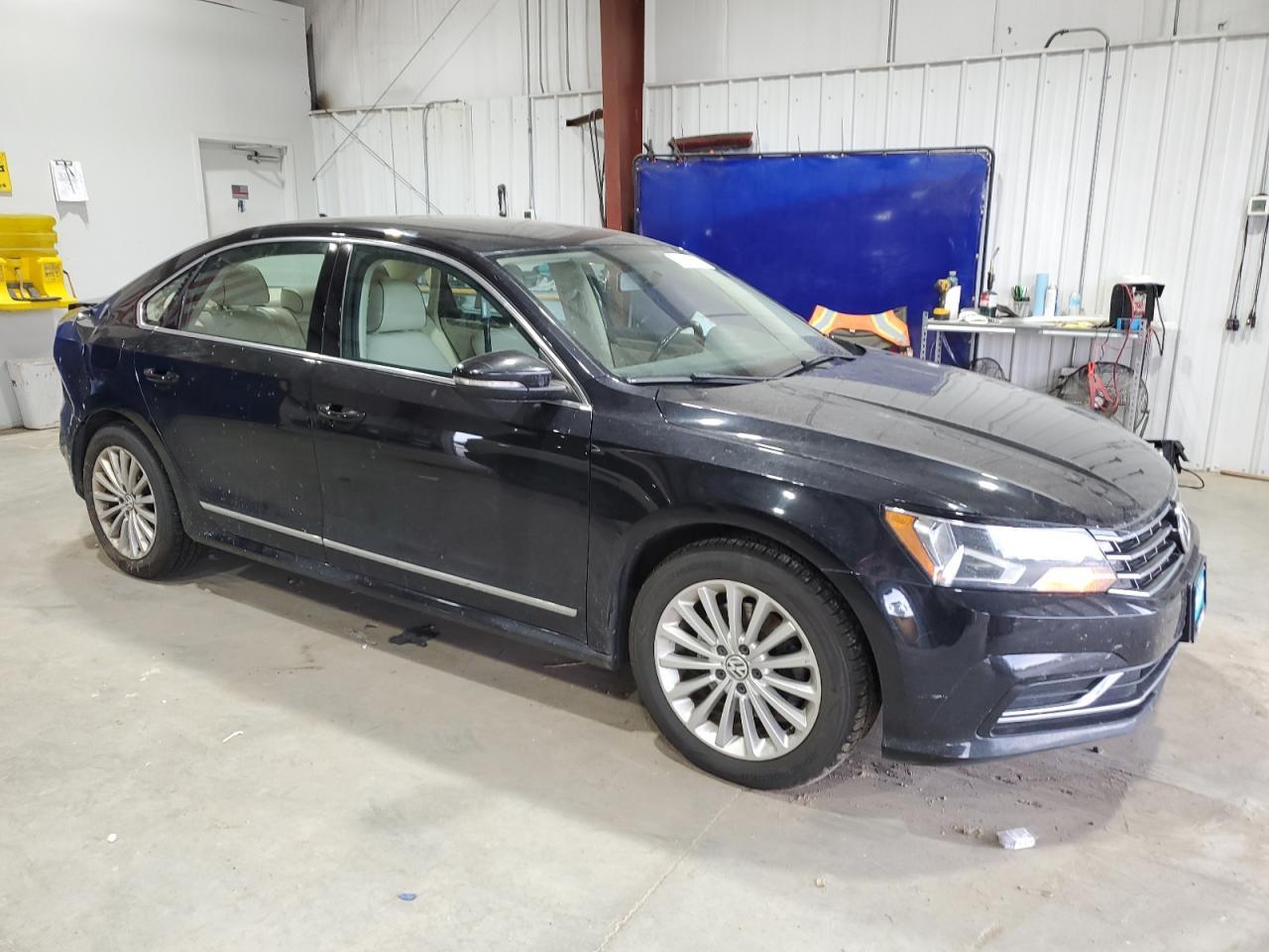 2017 Volkswagen Passat Se - Фото 4