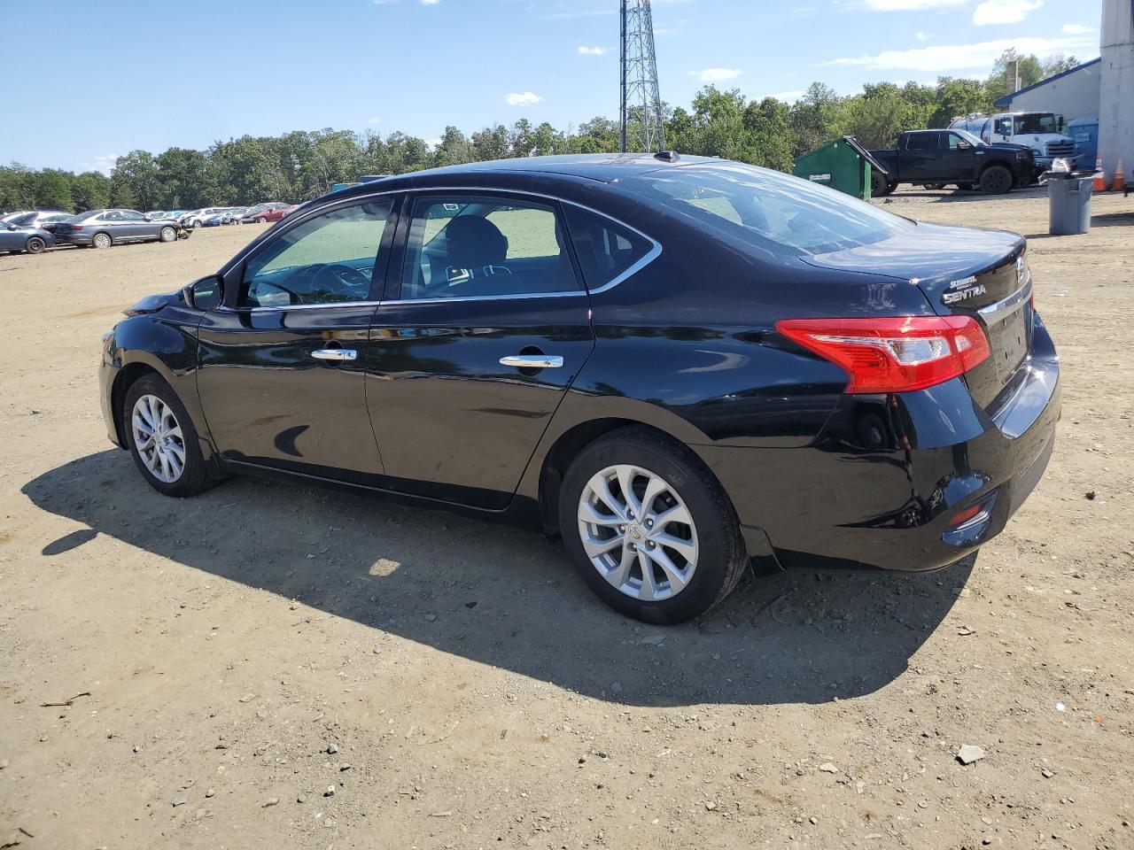 2018 Nissan Sentra S - Фото 2