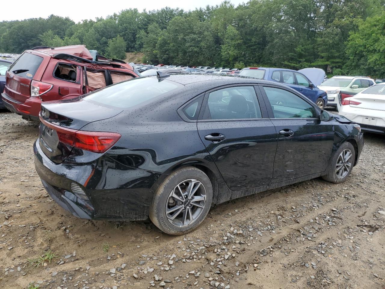 2022 Kia Forte Fe - Фото 3